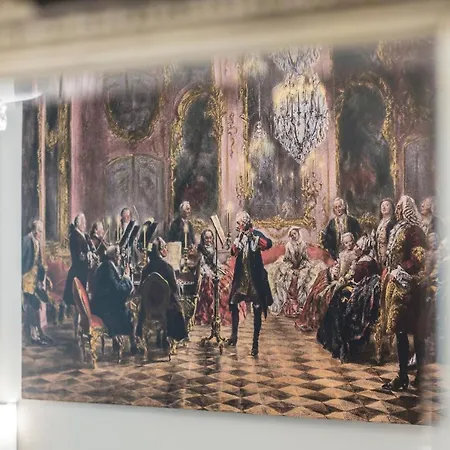 לינה וארוחת בוקר Theatre Of Dreams